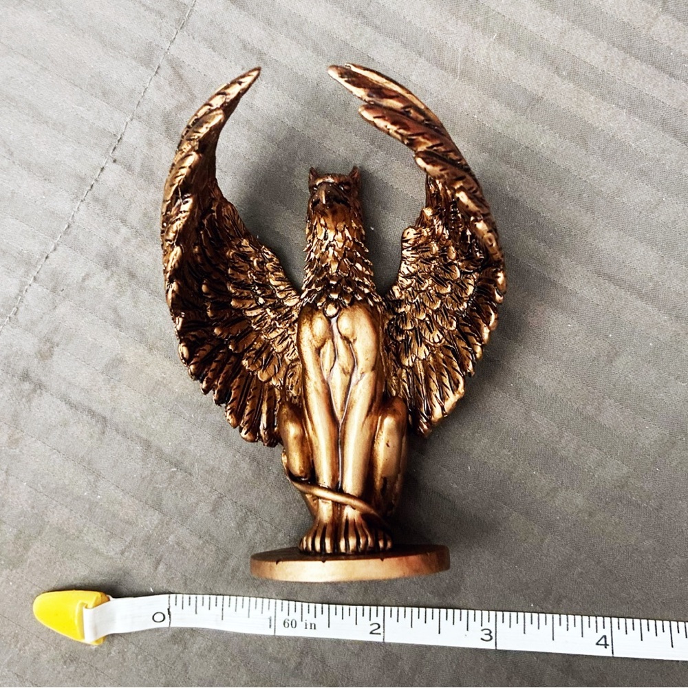 Dumbledore’s Office Griffin Statuette Desk Decor Harry Potter Wizard Hogwarts - Picture 7 of 7